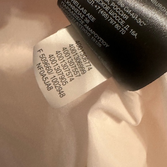 The North Face Woodmont Parka - color is called gardenia and is off white-ish - Picture 8 of 9